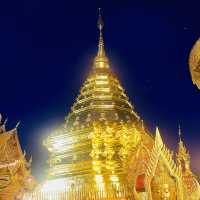 ยามค่ำคืน ณ วัดพระธาตุสุเทพราชวรวิหาร