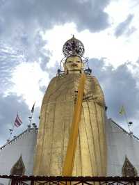กราบหลวงพ่อโต ณ วัดอินทรวิหาร (พระอารามหลวง)