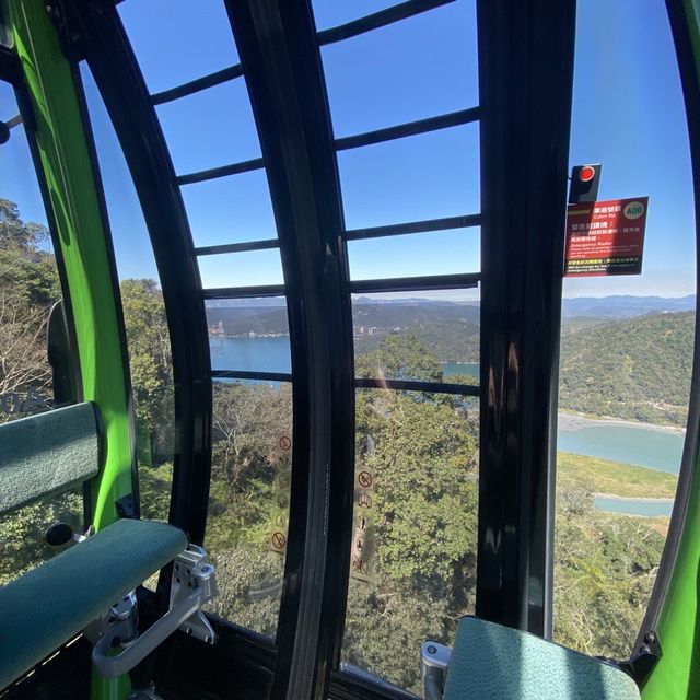 Cable car ride with magnificent view 
