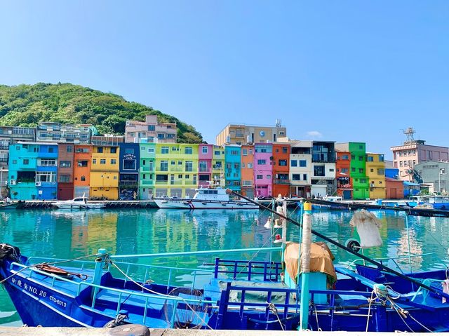 夏天到了🌞基隆漁港、深奧漁港、象鼻岩一日遊，順吃現撈海產小吃店