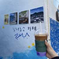 동피랑 마을이 한눈에 보이는 카페, 루미노소 💙
