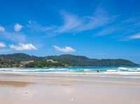 หาดทรายสีขาว อีกหาดน่าเที่ยวของภูเก็ต