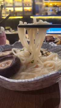 到沙田玩鏢機及桌球兼食串燒