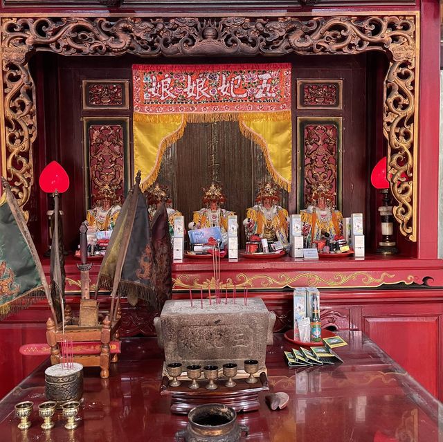 一級古蹟：五妃廟