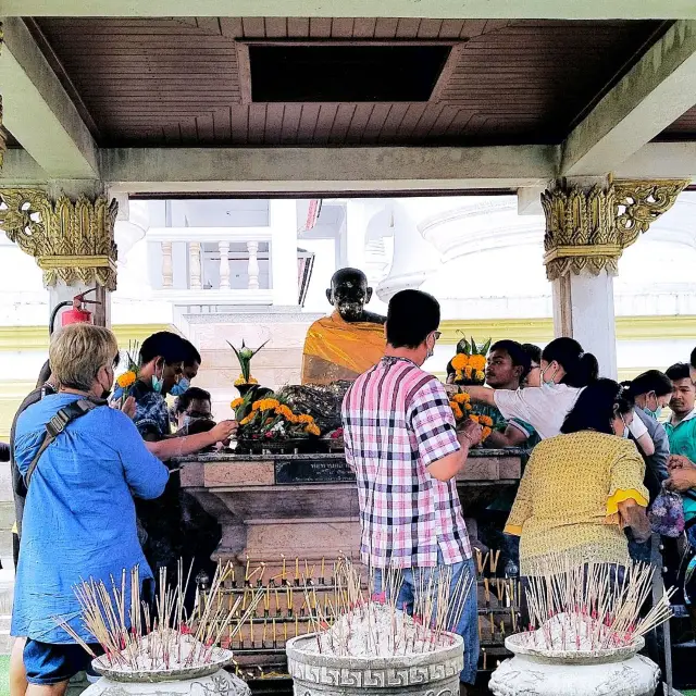 มาสักการะบูชาสังขารของพ่อท่านคล้าย 🙏