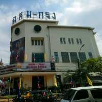 ศาลาเฉลิมกรุง