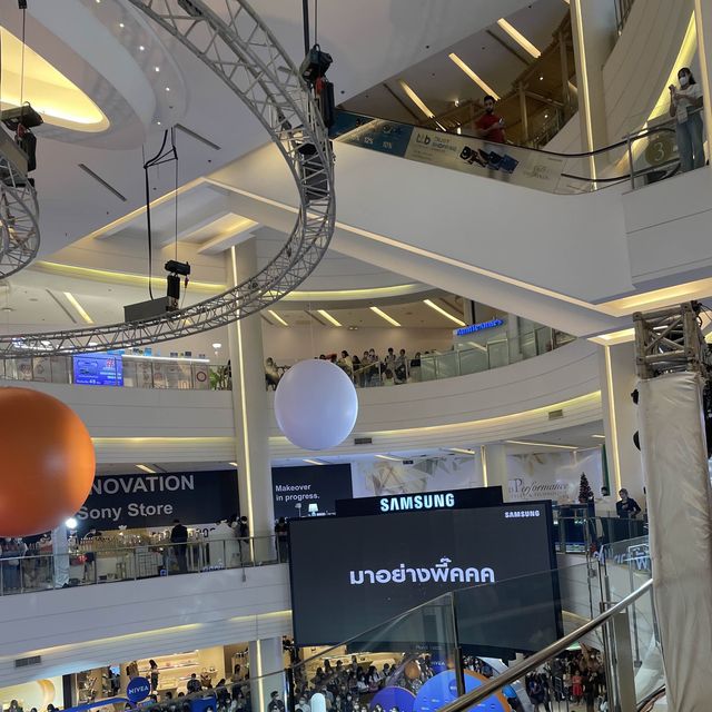 Let's shopping at Siam Paragon!
