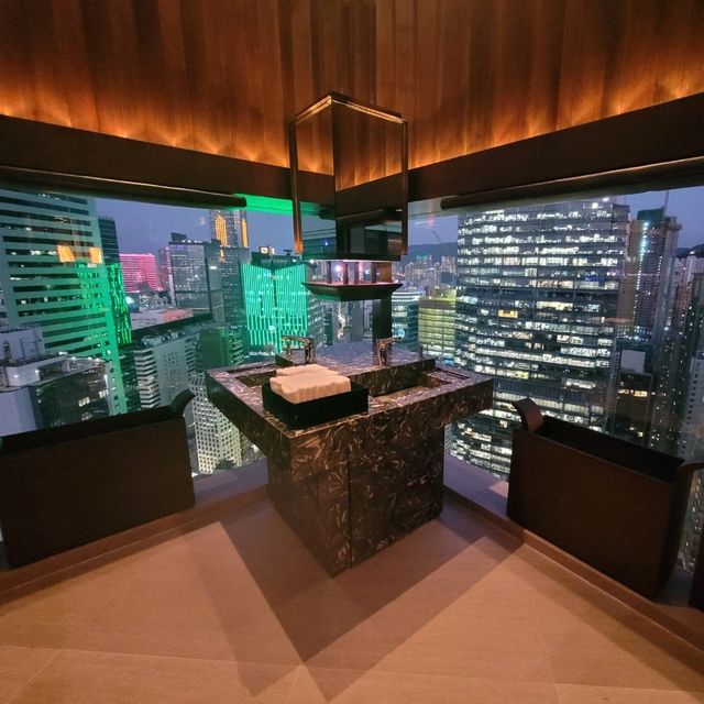 勁靚夜景的49樓 Lounge & Restaurant