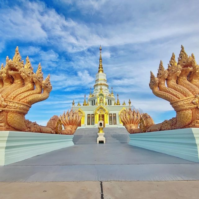 วัดแสนสุข วัดสวยชลบุรี