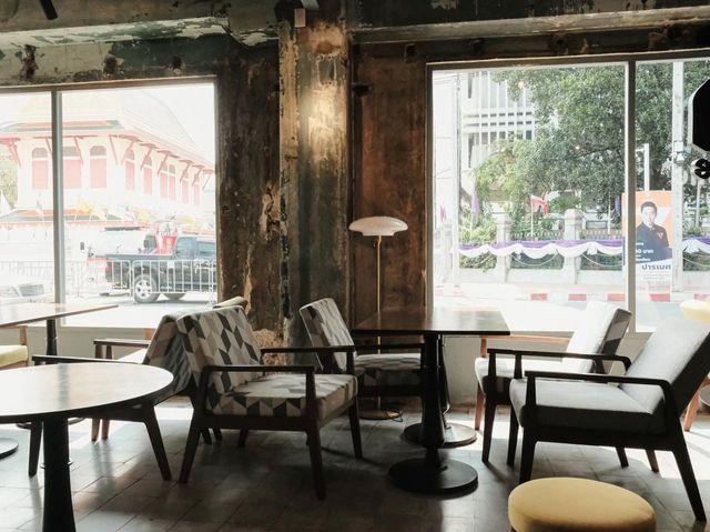 IM En Ville อิ่มในเมือง ☕️✨ คาเฟ่สุดคลาสสิกย่านพระ