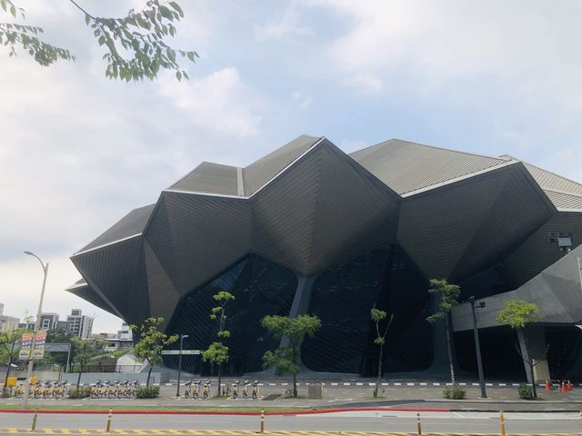 台北｜🎼🎹🎸文化音樂的氣息🎵🎶 Taipei Music Center 臺北流行音樂中心