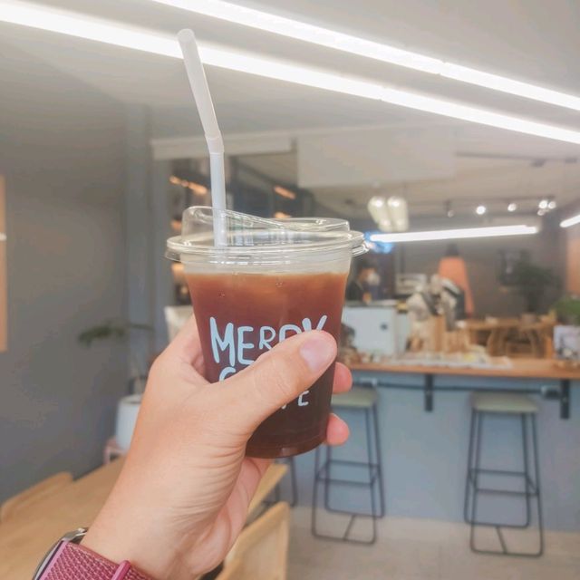 Merry Cafe 