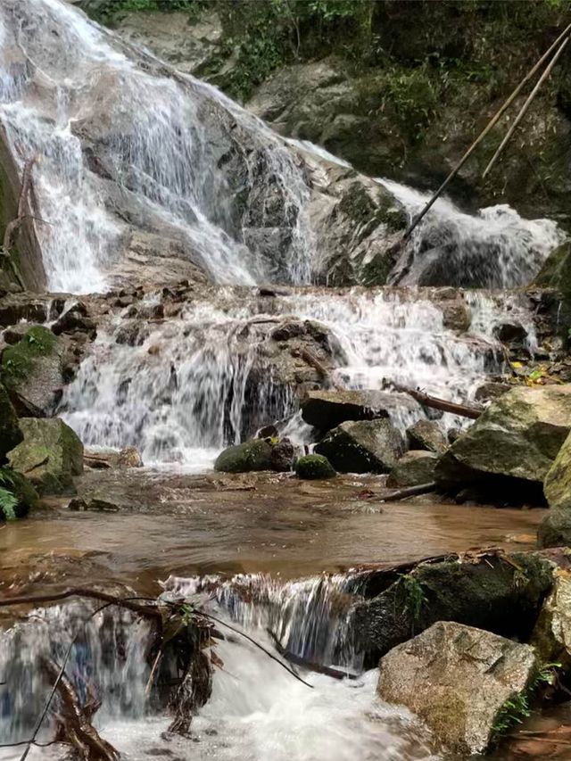 น้ำตกแม่กำปอง (Mae Kampong Waterfall)