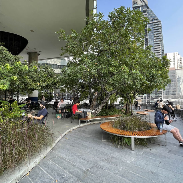 「EmQuartier：曼谷極致奢華，無盡購物魅力等你來發現！」