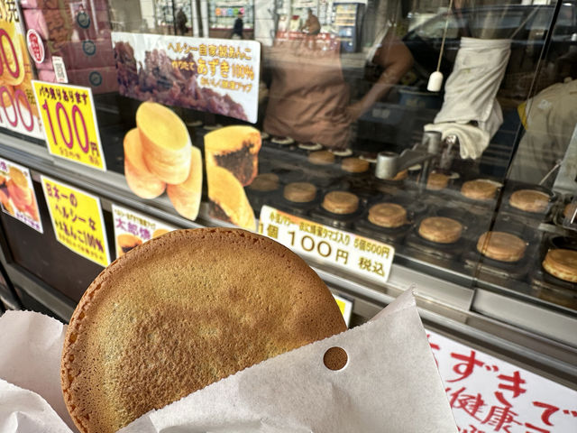 埼玉・越谷名物。衣には蜂蜜と卵がたっぷり自家製あんこも魅力な『太郎焼本舗』