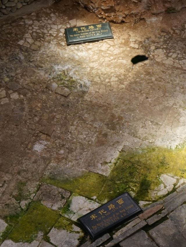 📜【廣州市中心】📸北京路千年古道遺址，📍🚉公園前D出口