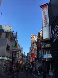 探索東京魅力：歌舞伎町的繁華景象