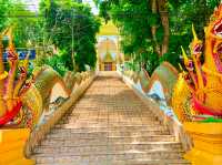 สักการะหลวงพ่อองค์ใหญ่บนเชิงเขา