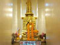 ด้วยศรัทธาเดินขึ้นภูเขาทอง  วัดสระเกศ