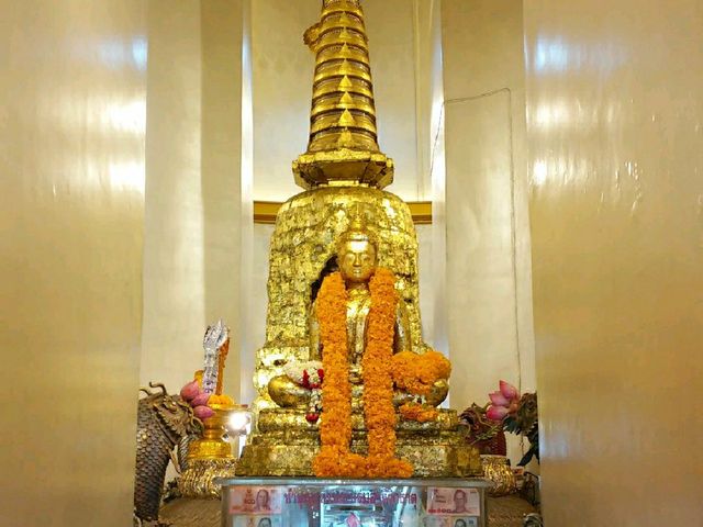 ด้วยศรัทธาเดินขึ้นภูเขาทอง  วัดสระเกศ