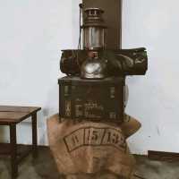 ORING COFFE | Colonial-themed coffee shop
