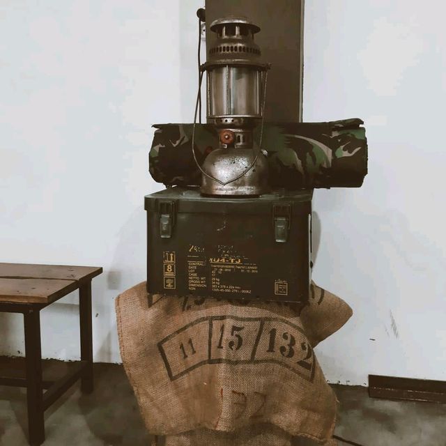 ORING COFFE | Colonial-themed coffee shop