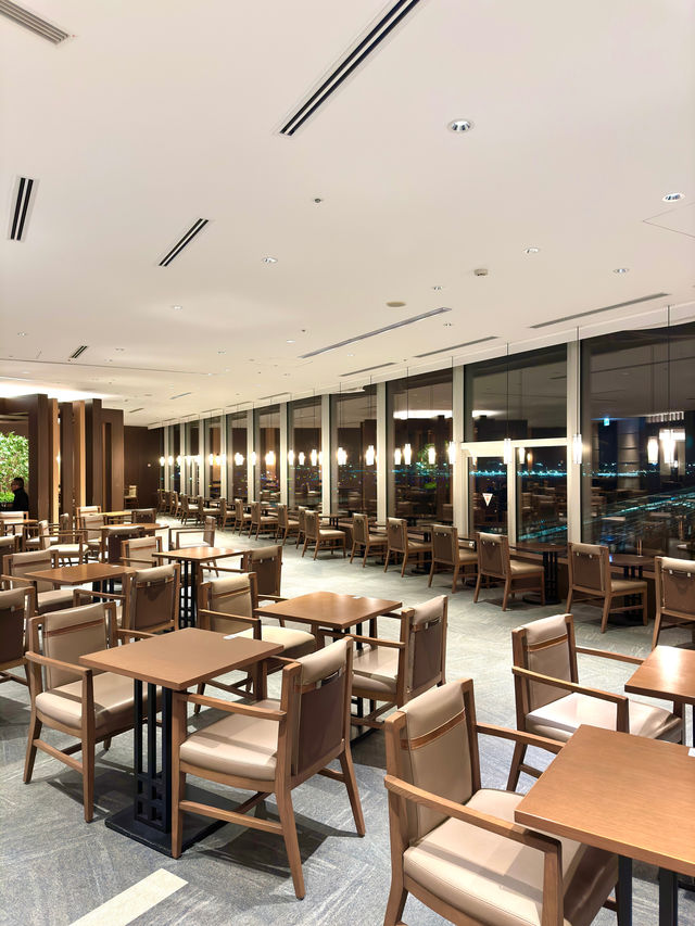 東京　東京観光　JAL SAKURA Lounge Sky viewでゆったり搭乗までの時間を過ごす！