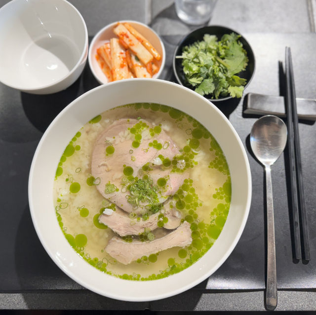 미슐랭가이드에 소개된 고수가 들어간 이색적인 국밥 맛집 - 안암