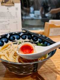 尋找隱蔽排隊拉麵店 🍜 實測中規中矩