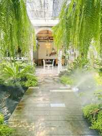ไปเที่ยวคาเฟ่กันที่ florista cafe
