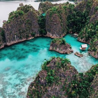A Diver’s Paradise: The Untouched Beauty of Raja Ampat