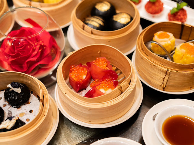 อิ่มไม่อั้นติ่มซำสุดอร่อยที่ LIU Conrad Bangkok