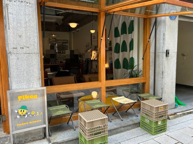 서순라길 핫플 카페, 여유로운 북카페