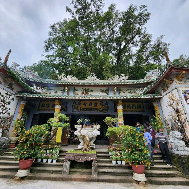 The Marble Mountains : ภูเขาหินอ่อน