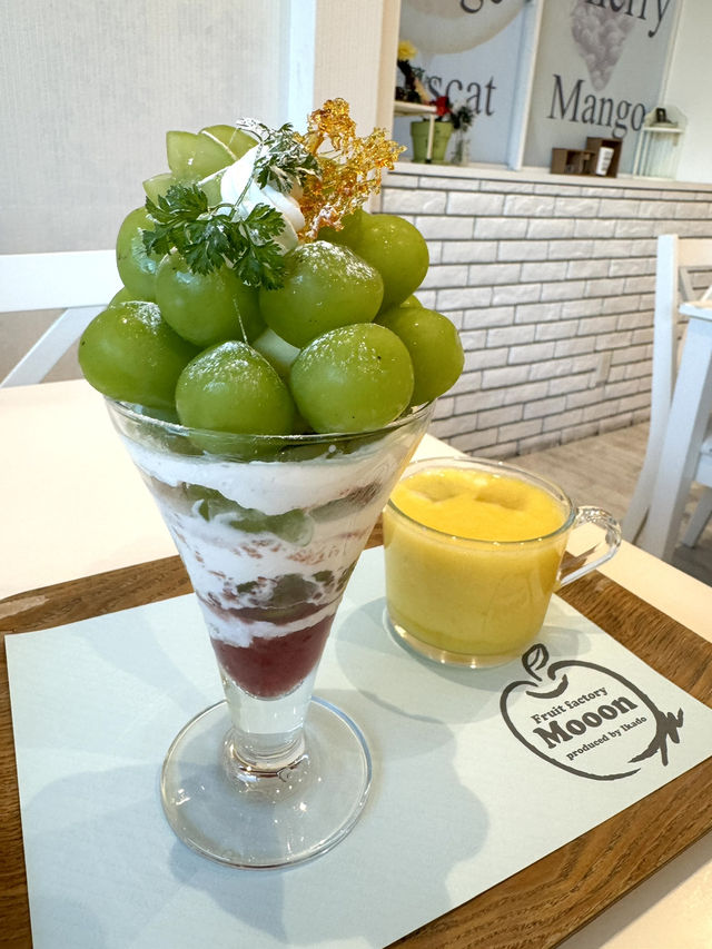【北九州カフェ】旬のフルーツをたっぷり使ったパフェが人気のフルーツショップ✨️