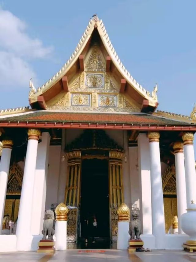 ไหว้พระพุทธชินราช วัดพระศรีรัตนมหาธาตุ พิษณุโลก