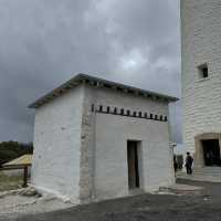 Wadjemup Lighthouse：羅特尼斯島的燈塔奇觀 🌅🏮