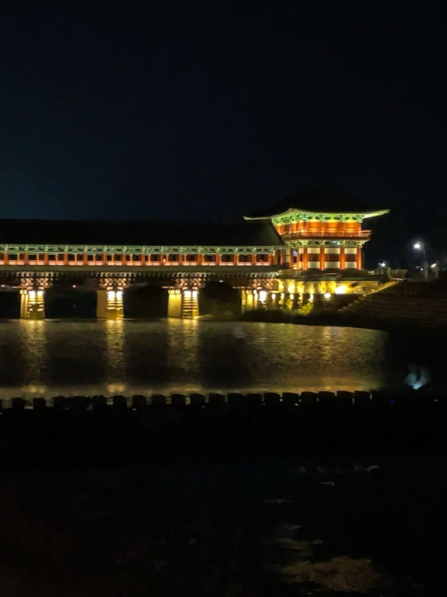 경주 야경 명소로 알려진 ‘월정교’ 경주 야경 명소로 알려진 ‘월정교’