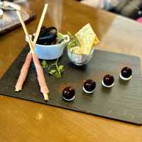 【兵庫・神戸】神戸港と牡蠣料理のマリアージュ「The Oyster Bar KOBE」