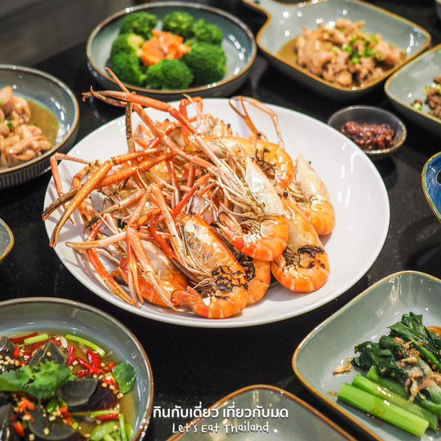 บุฟเฟ่ต์ข้าวต้ม+กุ้งเผา ทองหล่อ