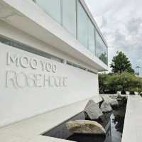 Moo Yoo Rose house 