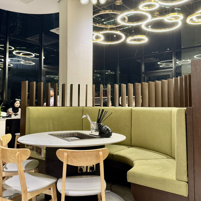 10pots: Your Go-To Spot for Steamboat and More