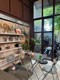 GOOD SLOW CAFE พักผ่อนที่คาเฟ่ในวันหยุด