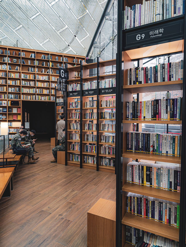 【韓国】ソウル🇰🇷星の庭🌌巨大図書館