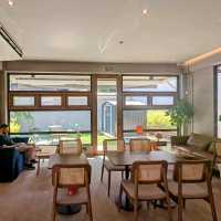 白天咖啡店，晚上變身酒吧：曼谷小幽靈咖啡 Little Ghost Cafe