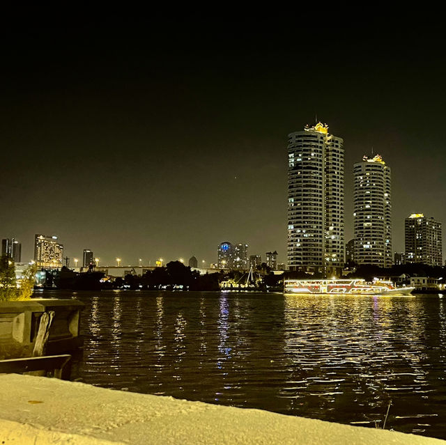 ร้านอาหารเปิดใหม่ ริมแม่น้ำ The Eleven Riverside 