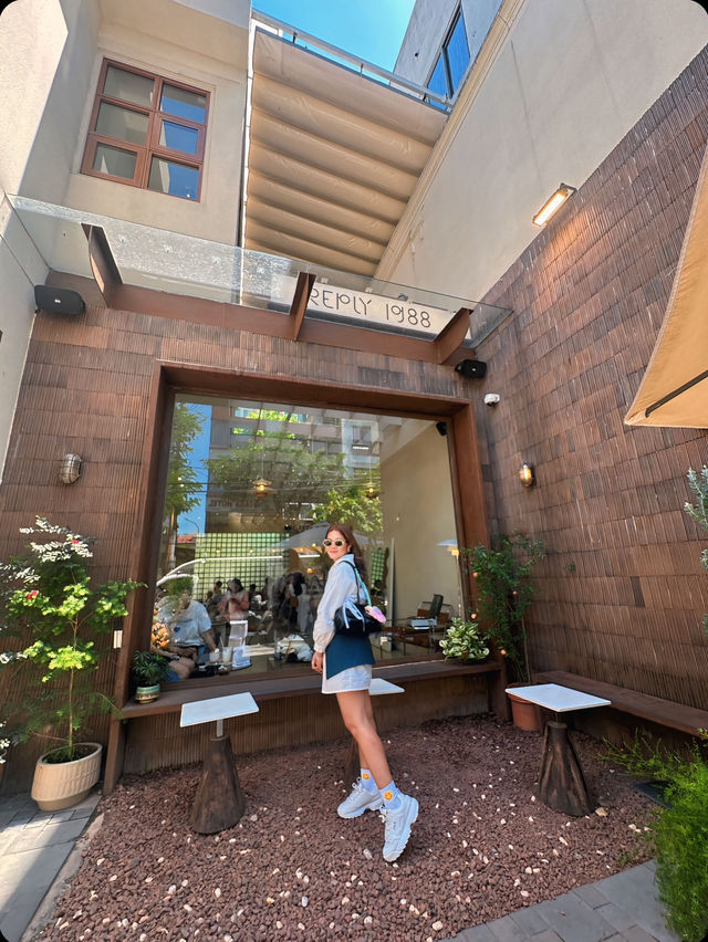 Reply 1988 Café 