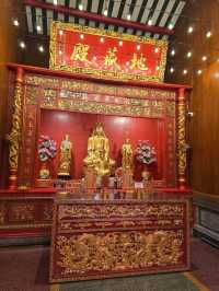 วัดเล่งเน่ยยี่ ศูนย์รวมความศรัทธาใจกลางเยาวราช