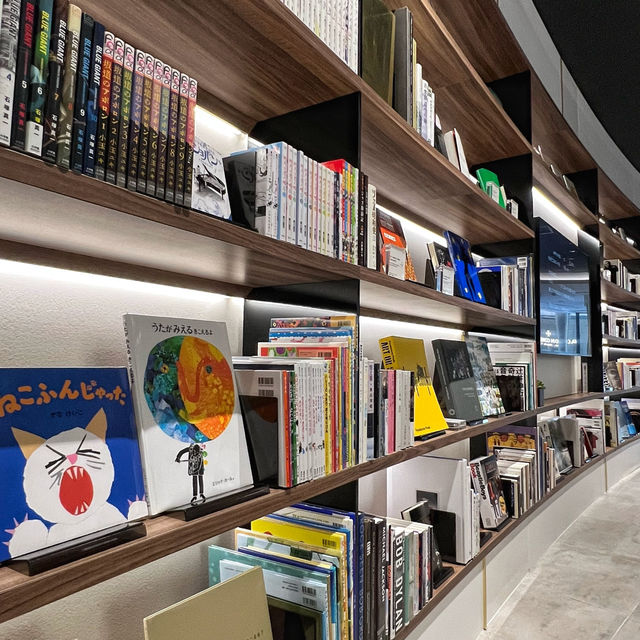 Books, Pasta, and Mocktails—A Perfect Lunch Break