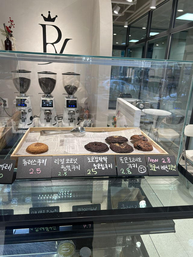 광교 커피맛집 “로얄커피”☕️🖤